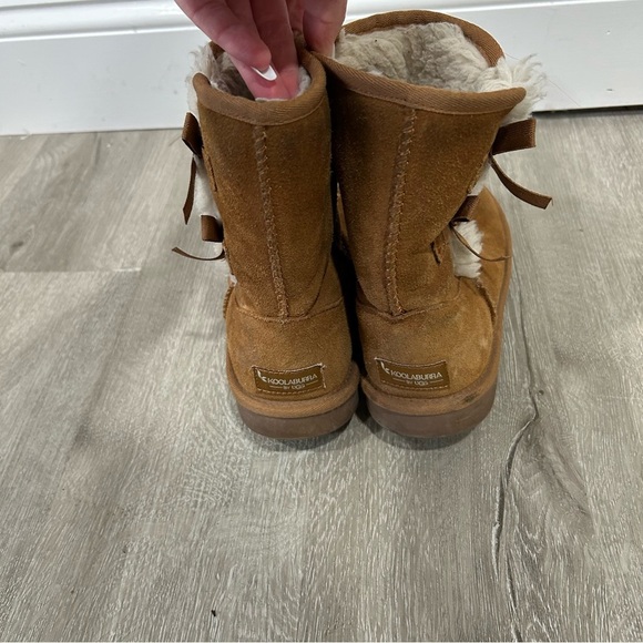 Koolaburra By Ugg Victoria Short Girl Youth Chestnut Tan Winter Bow Boots Size 4 - Picture 6 of 9